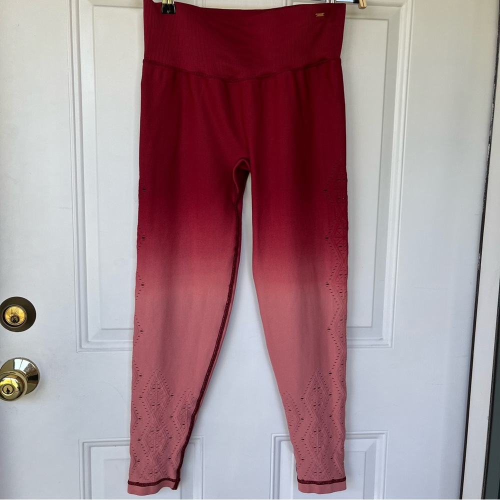 •PINK Victoria’s Secret• Ombre Eyelet Cutout Leggings - Size Medium